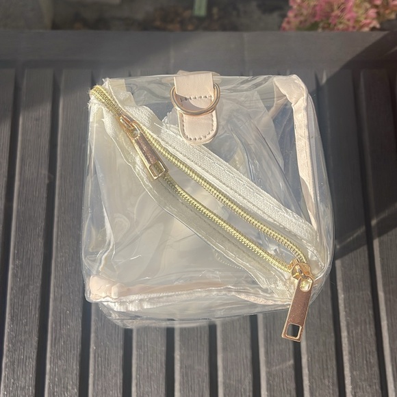 Clear Initial “R” Makeup Bag - Picture 7 of 16